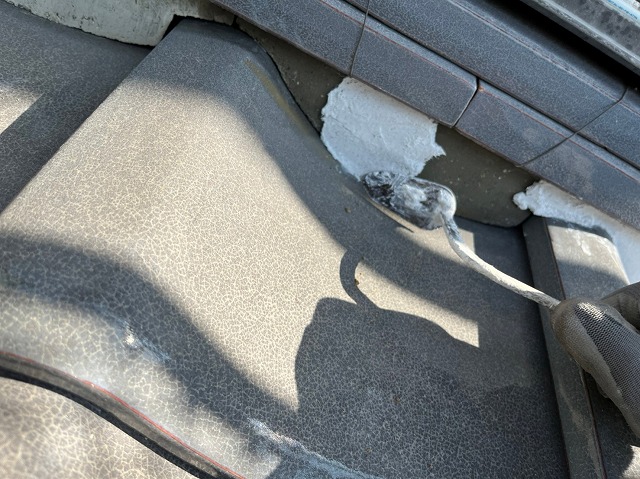 中央市　漆喰作業中の様子